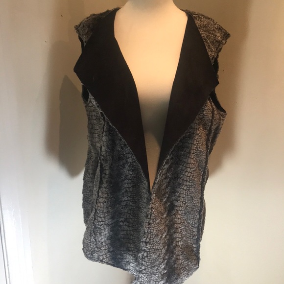 “FAUX FUR/SUEDE”  Reversible Ladies Vest . - Picture 8 of 12